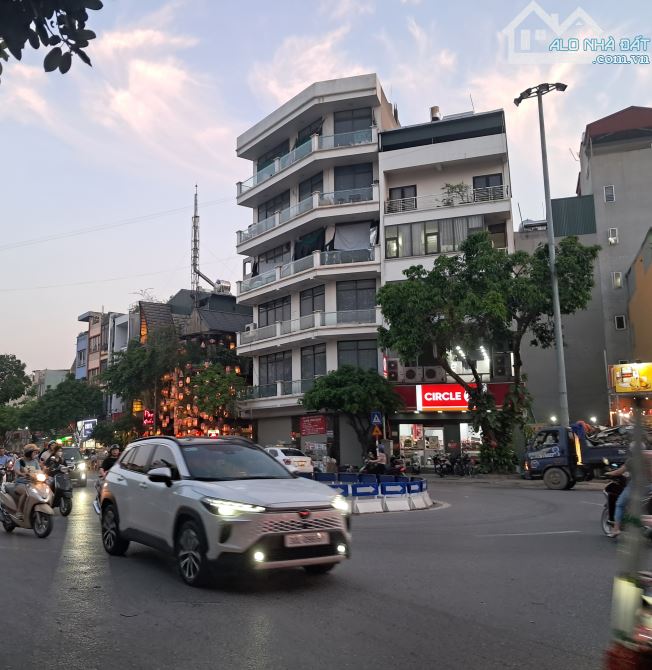 HƠN 8TY - NHÀ 5 TẦNG - VIEW HỒ. SIÊU THOÁNG  . NGÃ TƯ HÀ TRÌ - HÀ ĐÔNG