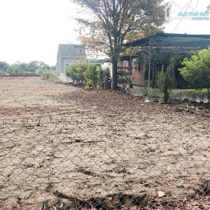 Siêu phẩm Vĩnh Thanh Nhơn Trạch hẻm 1 xẹc đg nhà nước xe hơi,góc 2 MT giá 2,22 tỷ/820m