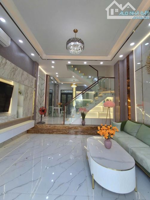 Bán Nhà 4 Tầng BTCT Huỳnh Tấn Phát -Quận 7- 51M2