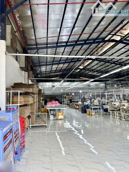 Bán nhà xưởng 1403m2, mặt tiền đường Tô Ngọc Vân, quận 12, ngang  lớn 33m, giá chỉ 70 tỷ