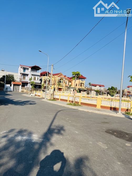 HIẾM GIÁ 50tr- ĐƯỜNG OTO TRÁNH- MẶT TIỀN 8m- GẦN HỒ THOÁNG MÁT- XUÂN NỘN ĐÔNG ANH