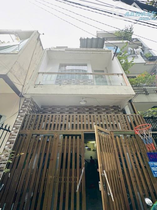 Chưa tới 2 tỷ, nhà 43m² Lê Văn Linh xây 1 trệt 1 lầu. Gần chợ Xóm Chiếu, hẻm 5m sổ riêng