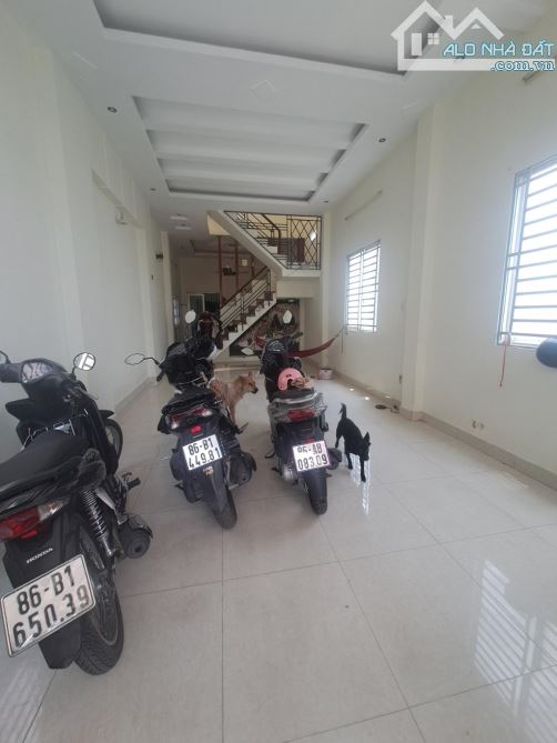 MẶT TIỀN THẠNH LỘC 51 - 6PHÒNG - 186M2 - NGAY HÀ HUY GIÁP - GIÁ 8,5 TỶ