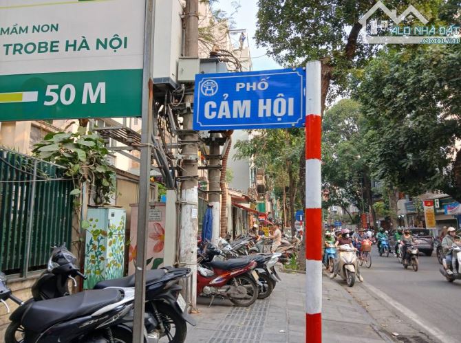 BÁN ĐẤT TẶNG  NHÀ  2 TẦNG  NGÕ PHỐ CẢM HỘI 50M2, MT 5.3M, AN SINH ĐỈNH. GIÁ 8.6 TỶ