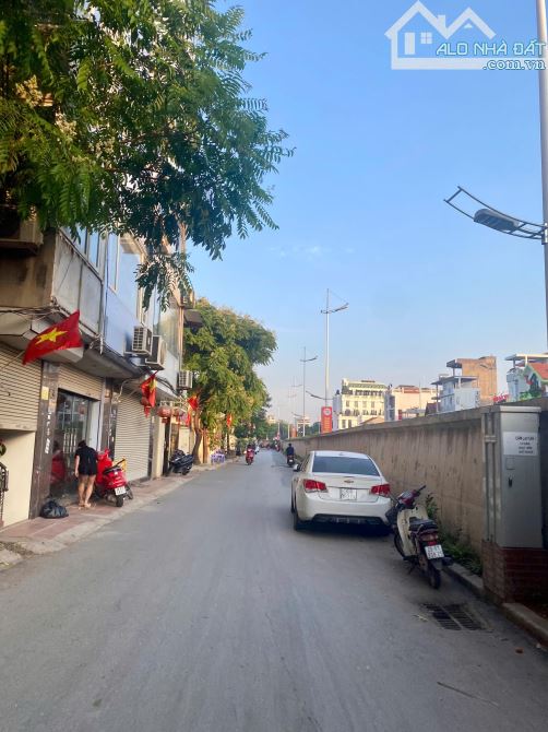 LÔ GÓC 3 THOÁNG, BÁN ĐẤT PHỐ ÂU CƠ 72M2 7M MT, Ô TÔ VÀO, GẦN PHỐ, GẦN HỒ TÂY