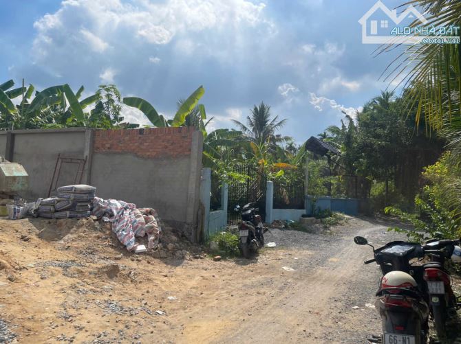 BÁN NỀN 5X20 NGAY UỶ BAN PHƯỜNG VĨNH PHÚ GIÁ RẺ NHẤT KHU VỰC CHỈ 2,35 TỶ SỔ RIÊNG