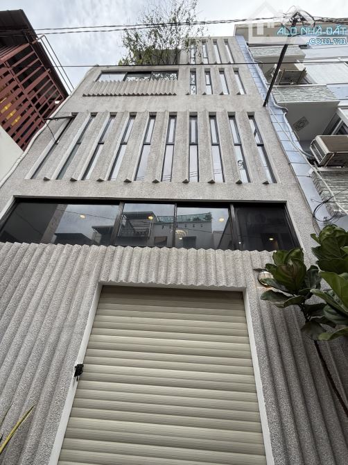 Nhà đẹp ở ngay khu Phan Xích Long, Phú Nhuận, 4 tầng, 2 phòng ngủ, chỉ nhỉnh 4 tỷ