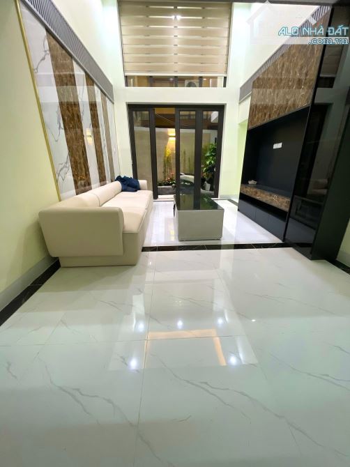 CHƯA ĐẦY 8 TỶ CÓ NHÀ BẠCH MAI - LÔ GÓC 45m*6T THANG MÁY - MT 4m - NGÕ RỘNG THÔNG THOÁNG