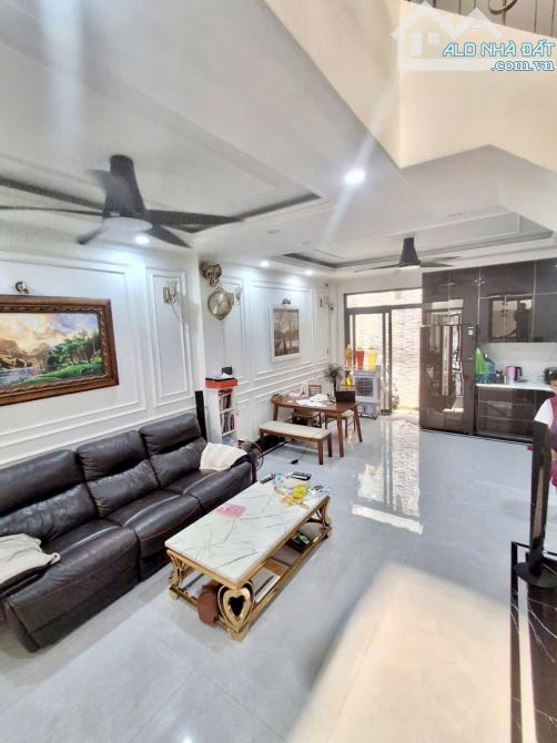 NHÀ PHỐ HIỆN ĐẠI 4 TẦNG ĐẸP MÊ LY - 11.2TY, KHU VIP P.CÁT LÁI  - 80M2