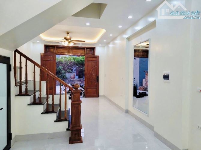 Bán nhà quang trung ô tô lùi cổng vài bước ra mặt phố lớn DT30m2 giá chỉ 7 tỷ
