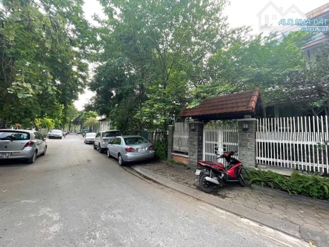 SIÊU PHẨM BIỆT THỰ SÁT HỒ VĂN QUÁN -ĐẲNG CẤP THƯỢNG LƯU -AN SINH ĐỈNH