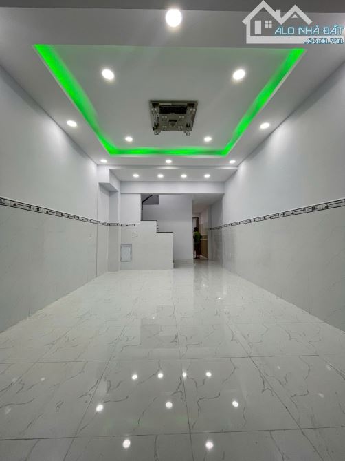 BÁN NHÀ ĐẸP CẠNH LÊ VĂN QUỚ.I - NGÃ TƯ 4 XÃ - HẺM XE HƠI - ( 4X15M )