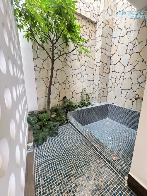 Nhà 5 tầng Phố Trạm – gara ô tô, thiết kế hiện đại, gần AEON Mall, 36M2- 5T - 8 Tỷ