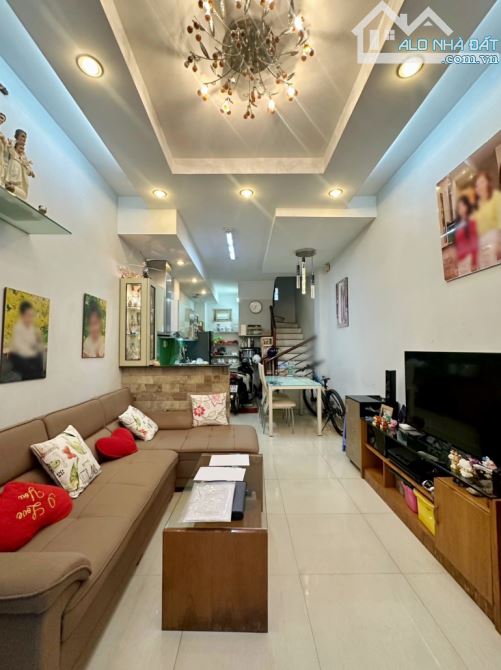 Bán nhà đẹp HXH Nguyễn Đình Chiểu, Quận 3, 4 tầng, 36m2, chưa tới 9 tỷ