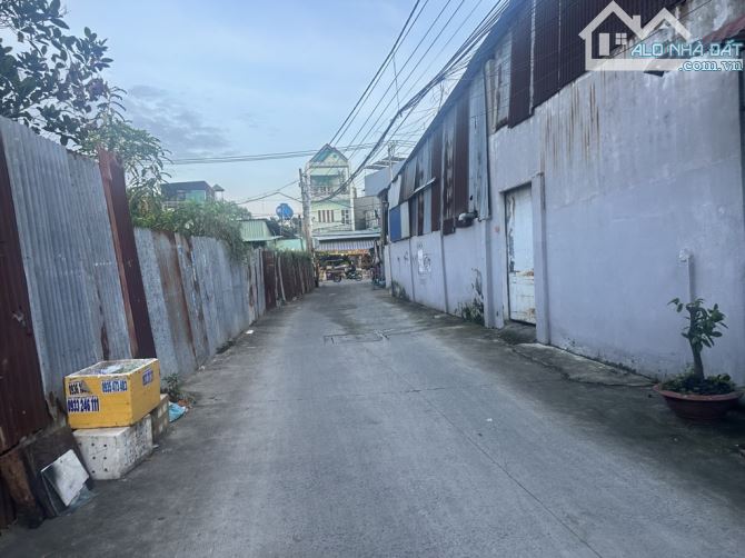 Nhỉnh 3 tỷ đất đường xe tải 4x20m thị trấn Hóc Môn