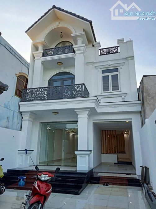 BÁN BIỆT THỰ MẶT TIỀN SÔNG PHƯỚC LỘC NHÀ BÈ. GẦN ĐẠI PHÚC - PHẠM HÙNG NỐI DÀI - 9 TỶ