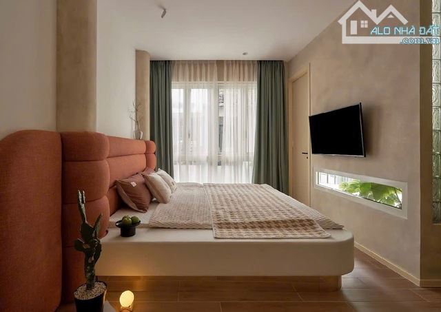 NHÀ HẺM XE HƠI – THÀNH THÁI, PHƯỜNG 14, QUẬN 10 – 5 TẦNG - THANG MÁY - GIÁ 12 TỶ