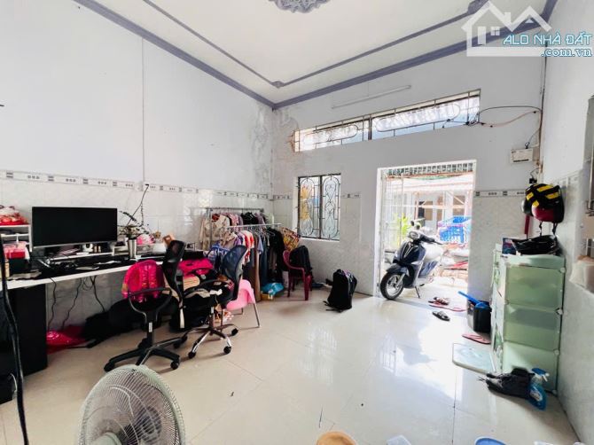 Nhà cấp 4 đường TÂN CHÁNH HIỆP 34, phường TÂN CHÁNH HIỆP, Q12, dt 60m2 (5mx12m). 3,75Tỷ