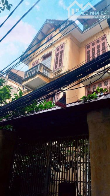 BÁN NHÀ BIỆT THỰ CŨ 170M² (SỔ 120M²) | MT 10,74M | 3 TẦNG + TUM | GIÁ 10,5TỶ | MINH KHAI