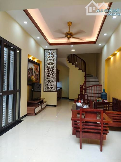 NHÀ ĐẸP HIẾM- LÔ GÓC 3 THOÁNG- GẦN PHỐ- CẦU ĐƠ -6.29 TỶ.