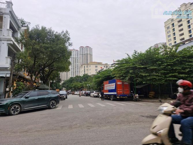 Mặt phố Cầu Đơ 5_Nở hậu_Kinh doanh sầm uất_Dòng tiền_Pháp lý chuẩn_38 m2_9 tỷ 4
