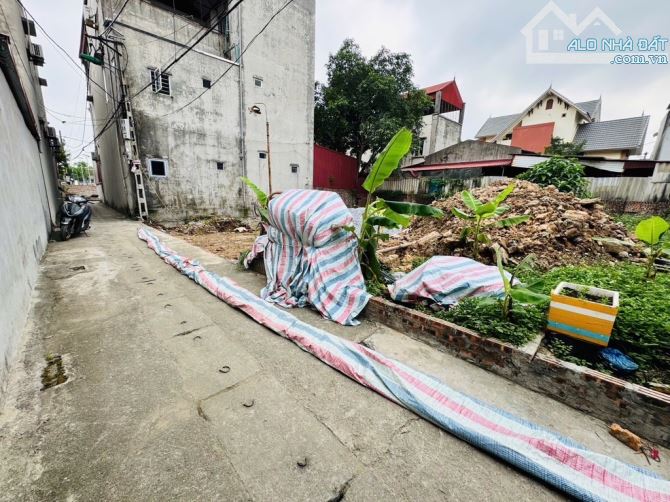 BÁN ĐẤT VIỆT HƯNG  - 43M² - CHỈ 4.7 TỶ-LÔ GÓC,Ô TÔ VÀO ĐẤT