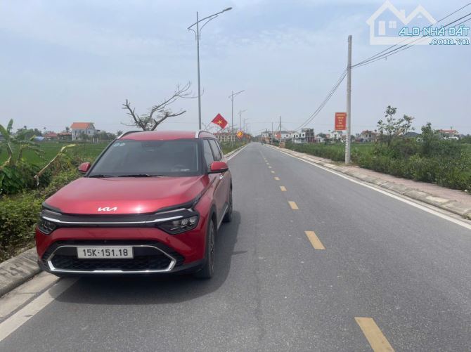 100m2 mặt đường trục xã Minh Tân, Kiến Thụy