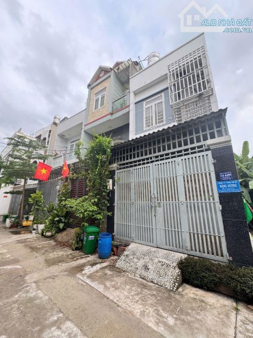 Bán nhà 1 trệt 1 lầu đường Thạnh Lộc 37, Quận 12 giá 4 tỷ