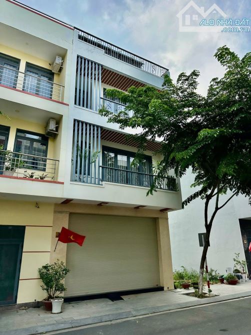 Bán nhà 3 tầng ngang 6m KĐT VCN Phước Long 1 sổ hoàn công
