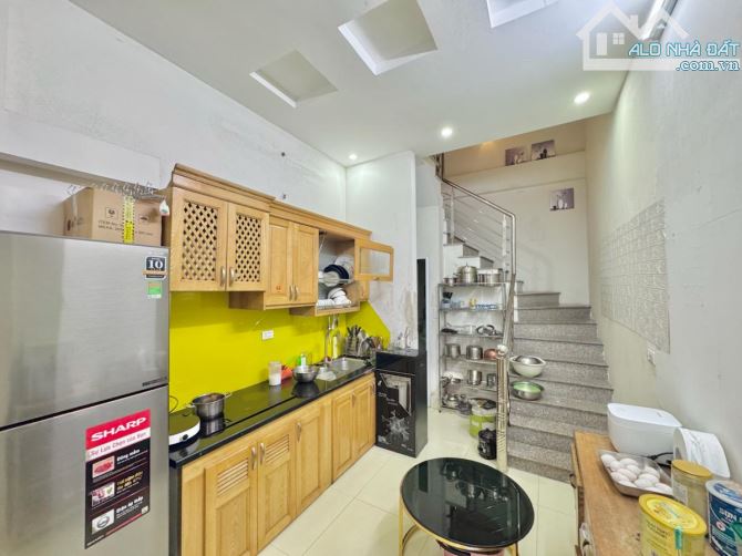 Phạm Văn Đồng - Dân xây - Lô góc - Sổ nở hậu - 40m2 - 8.8 tỷ
