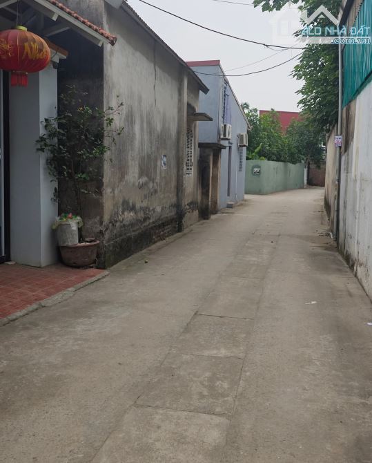Bán đất Thanh Trì, 53m2, ngõ ô tô, cách 150 ra đường liên xã, giá 45 triệu / m