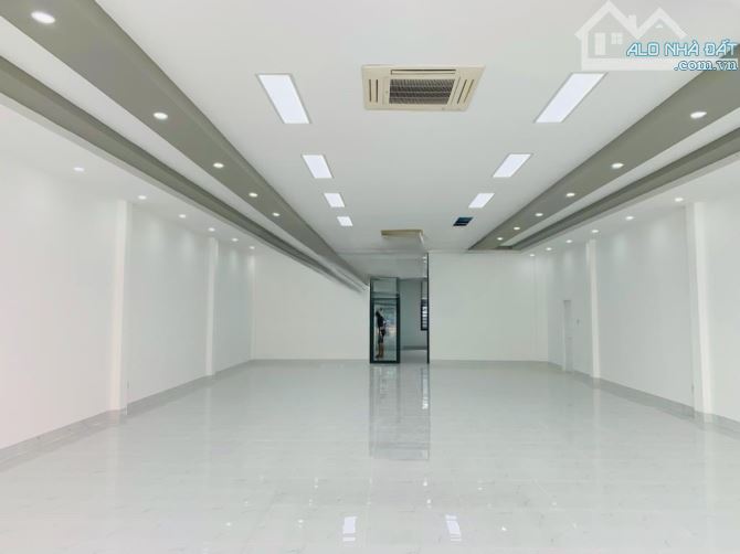 Cho thuê mặt bằng kinh doanh đường Phạm Văn Thuận ngang 10m đối diện chợ Tân Mai