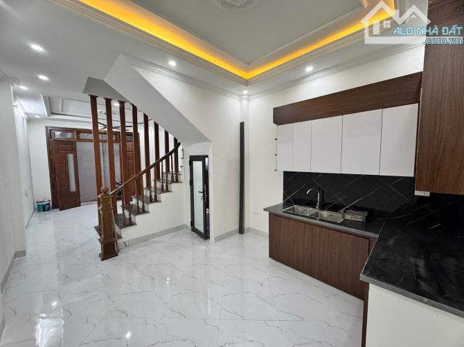 Bán nhà ngô thì nhậm la khê hà đông ô tô tránh đỗ sát cửa nhà DT35m2 giá hơn 8 tỷ