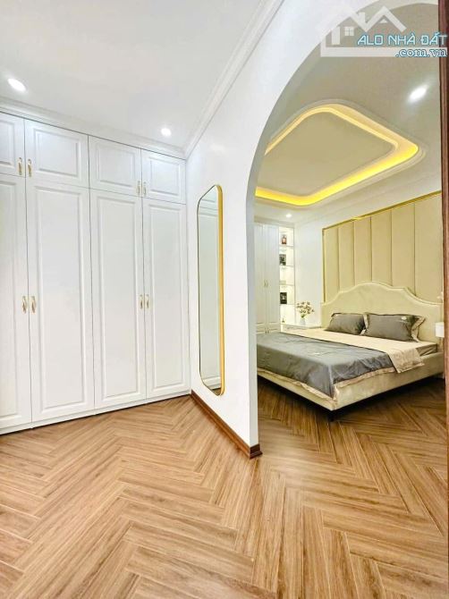ĐỘI CẤN - BA ĐÌNH - 43M X 6T THANG MÁY - NHÀ MỚI - OTO NHỎ ĐỖ CỔNG - 9.7 TỶ