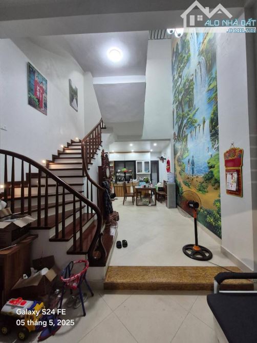 Bán nhà Minh Khai 40m2- 2 thoáng- 5 tầng - 4 ngủ - mặt tiền khủng 4m-ngõ thông 30m ra ô tô