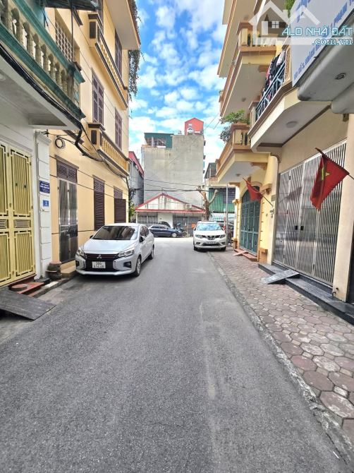 BÁN NHÀ PHÂN LÔ PHẠM TUẤN TÀI CẦU GIẤY DT 40M 5 TẦNG 15 TỶ NGÕ THÔNG Ô TÔ TRÁNH Ở & KD VIP
