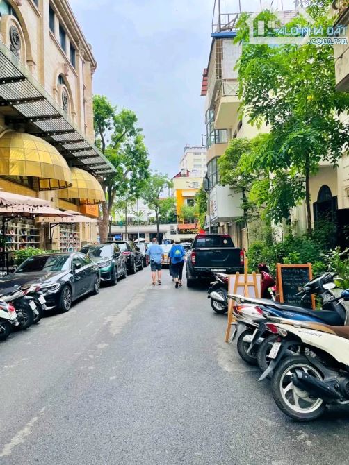 Bán nhà phân lô Trần Thái Tông Cầu Giấy, 149m2 sổ đỏ, ô tô 2 chiều, 51 tỷ