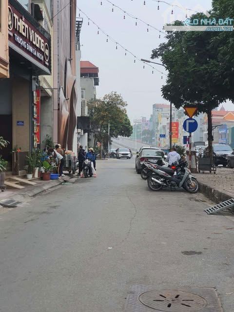 BÁN NHÀ HỒNG TIẾN DÒNG TIỀN HOẶC Ở ĐỀU ĐỈNH CAO 90M-5TẦNG-5MT.19TỶ Ô TÔ TRÁNH KINH DOANH