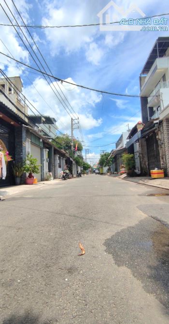 BÁN NHÀ 2 MẶT TIỀ.N SÁT LÊ VĂN QUỚ.I - NGÃ TƯ 4 XÃ - ( 5X22M ) - HẺM XE TẢI