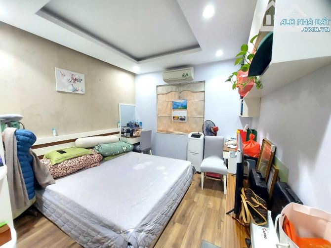Chủ nhà  cần bán căn hộ chung cư The Merarld  CT8 Đình Thôn DT 141m2, 4 ngủ.3 vs.