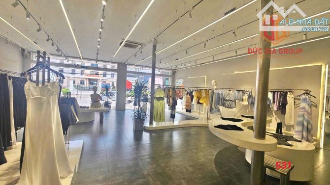 Cho thuê mặt bằng ngang 10m mặt tiền Phạm Văn Thuận gần Vincom