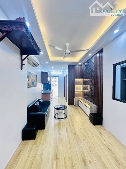 Bán căn hộ chung cư Kim Văn Kim Lũ, Hoàng Mai, 2 ngủ full nội thất, SĐCC chỉ hơn 2 tỷ
