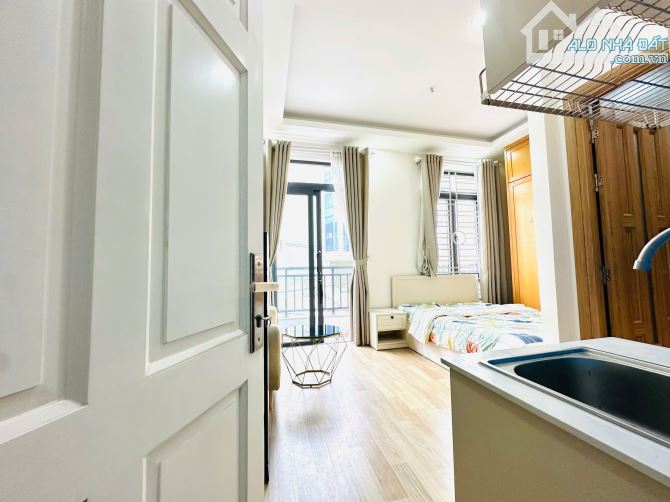 HIẾM - Bán gấp tòa CHDV 7 tầng - góc 2 MT Phú Nhuận. DTSD~480m2. Giá 24 tỷ còn TL