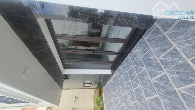 Hiếm! Nhà đẹp Phúc Lợi - 40m2 x 5 tầng, mặt tiền 6m ở ngay - giá 4.x tỷ