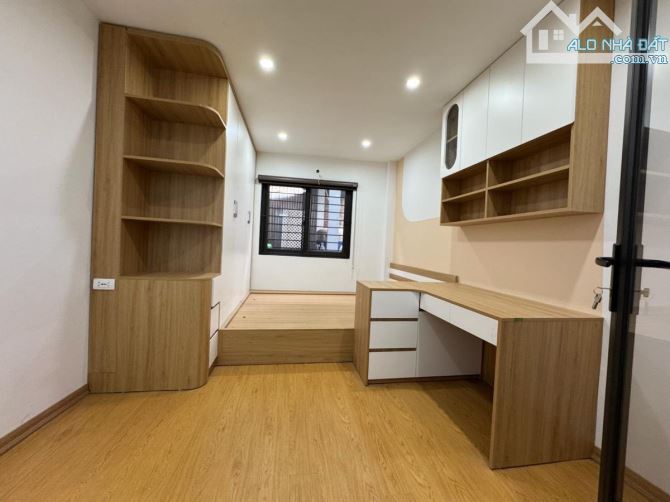 NHÀ MỚI- FULL NỘI THẤT | Văn Miếu 29m², 5 Tầng, 3.6m MT, 5.75 Tỷ Đống Đa