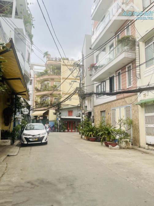 PHÚ NHUẬN SÁT Q1 HẺM XE HƠI VÀO NHÀ, 75M2, 10 TỶ 2 THƯƠNG LƯỢNG.