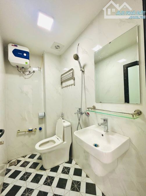 Bán chung cư mini 65 m2 nhà 7 tầng tổng 12 phòng khép kín dòng tiền 60 triệu một tháng...