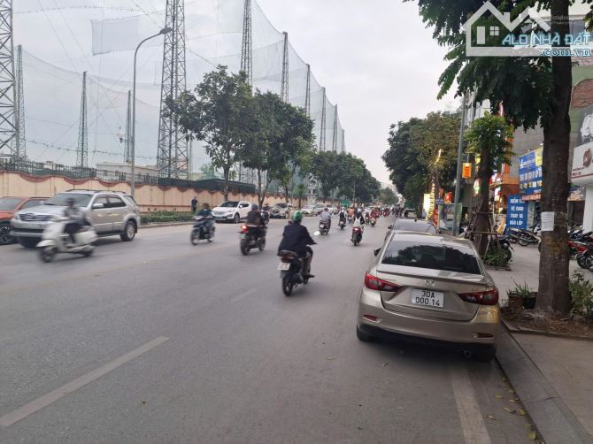 SIÊU PHẨM TRUNG TÂM, MẶT NGÕ NGUYỄN NGỌC NẠI, GẦN Ô TÔ TRÁNH, Ở NGAY, 8 TỶ 900
