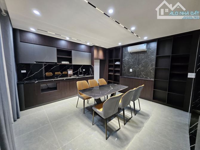 THANG MÁY, NGÕ THOÁNG RỘNG , BA GÁC ĐỖ CỬA , KHƯƠNG ĐÌNH THANH XUÂN , 38M2 6TẦNG MT4.5M .