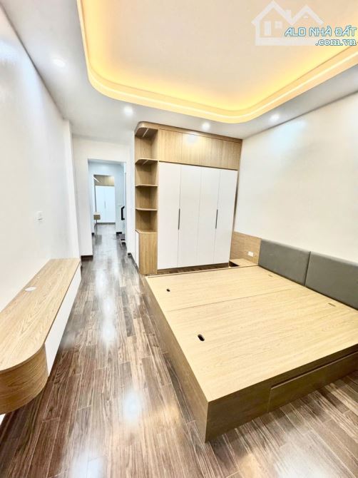 BÁN NHÀ PHƯƠNG CANH NAM TỪ LIÊM ,45m2 x 5 tầng ,Ô TÔ ĐỖ CỬA ,FULL NỘI THẤT,GIÁ HƠN 6 TỶ